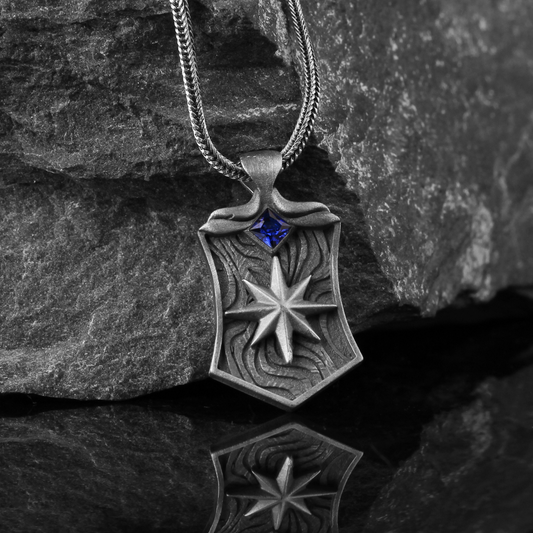 Kutup Yıldızı Figürlü Mavi Zirkon Taşlı Oksitli 925 Ayar Gümüş Erkek Kolye